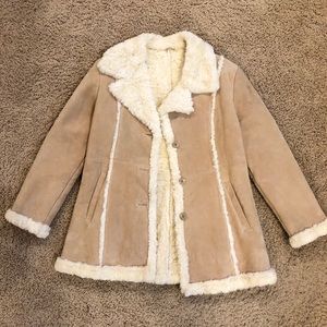 Tan leather jacket w/ Sherpa lining & details SZ L